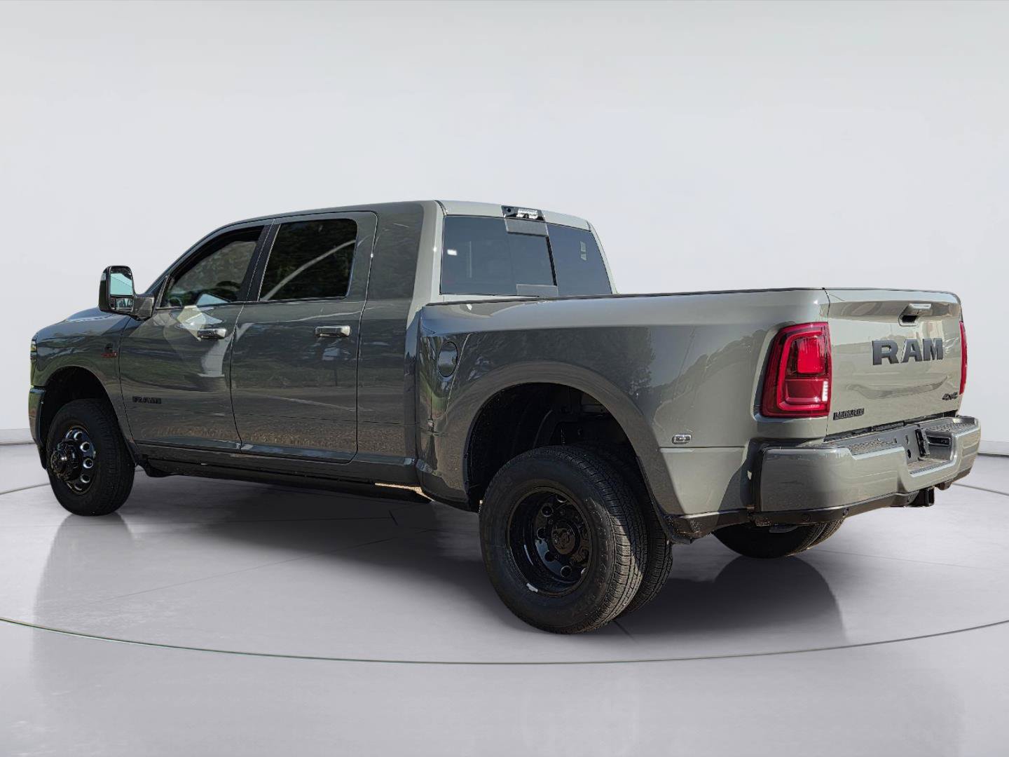 New 2027 RAM 3500 Laramie AWD/4WD image 4
