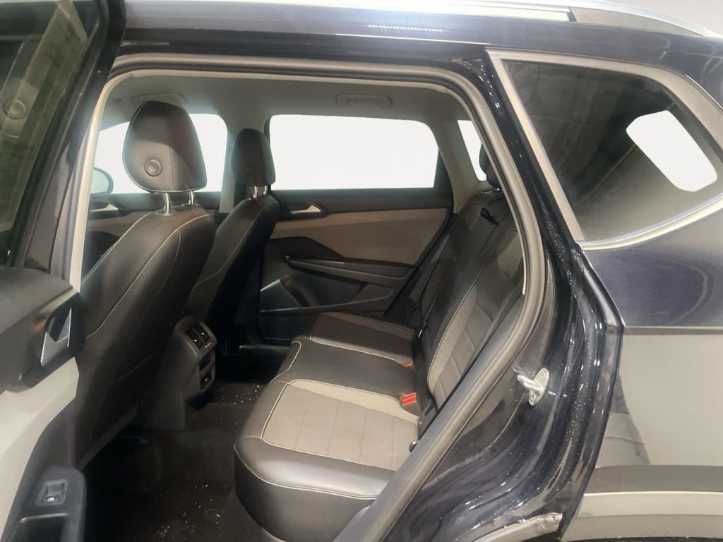 Used 2022 Volkswagen Taos SE image 12
