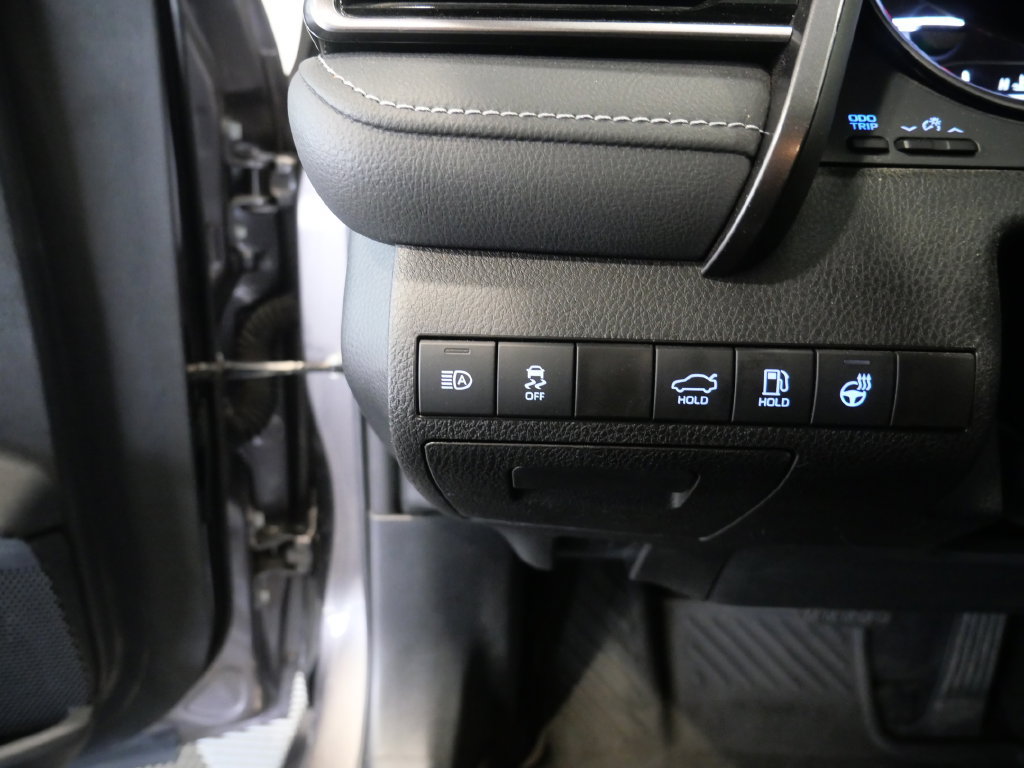 Used 2023 Toyota Camry SE w/ Cold Weather Package FWD image 16