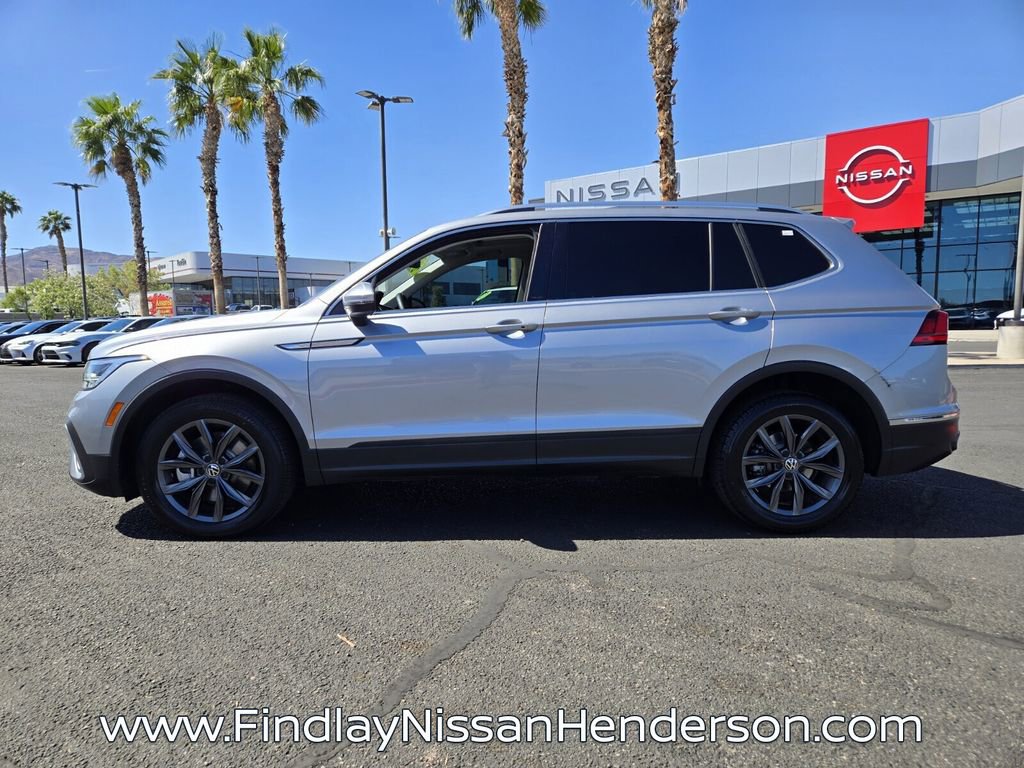 Used 2023 Volkswagen Tiguan SE w/ Panoramic Sunroof Package FWD video 3