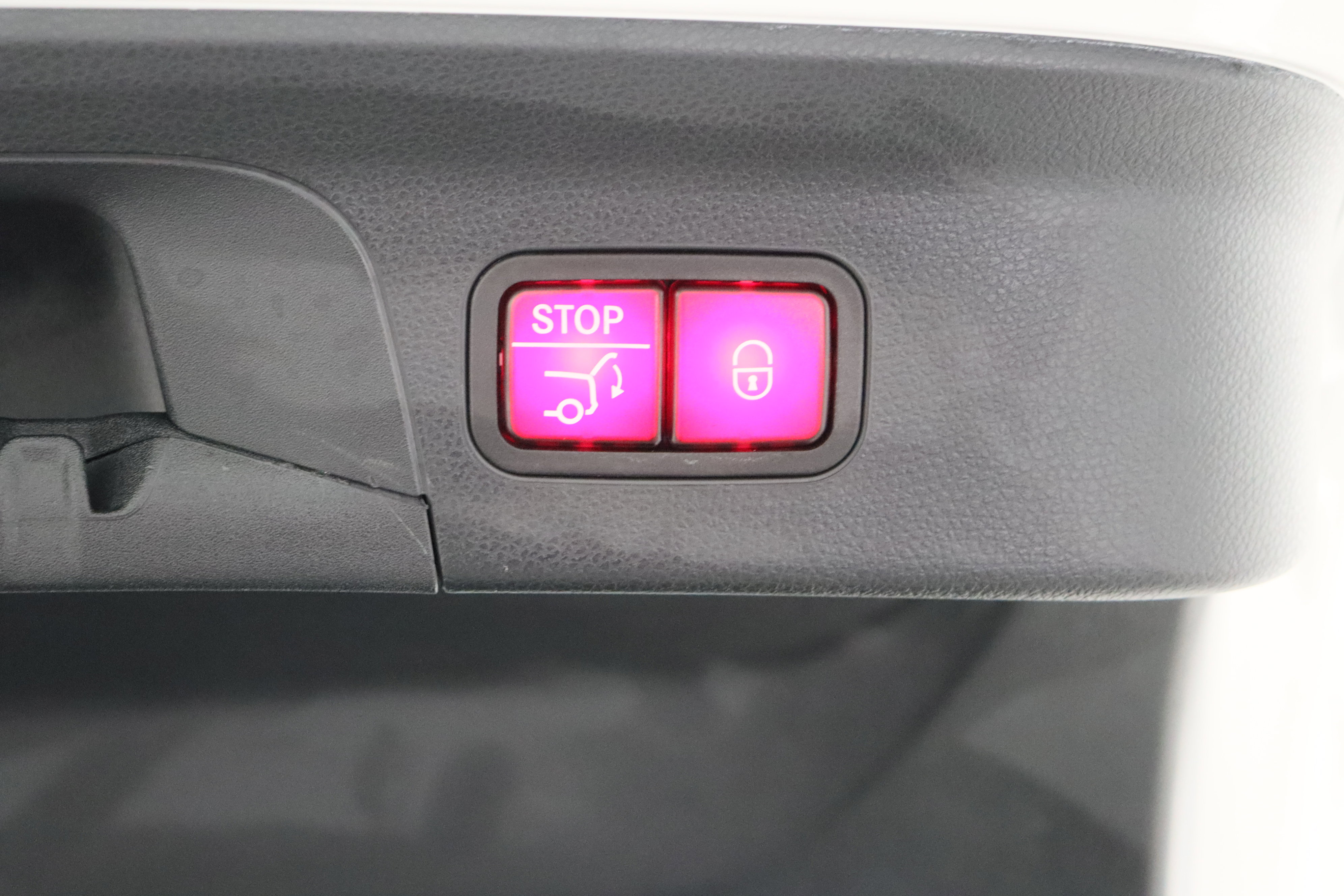 Used 2022 Mercedes-Benz GLC 300 4MATIC Coupe image 36