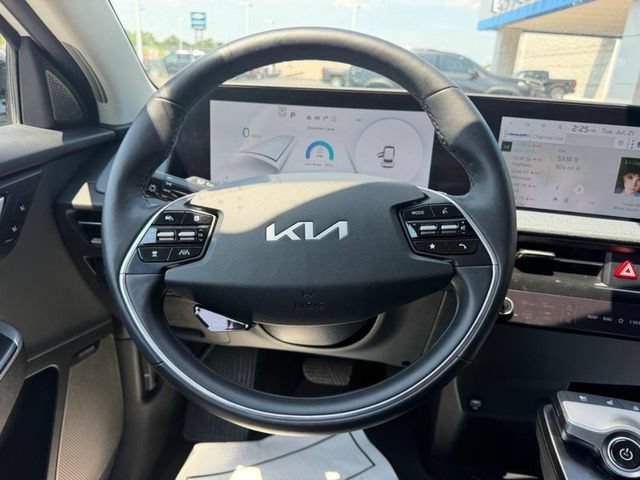 Used 2023 Kia EV6 Wind w/ Wind Technology Package AWD/4WD image 12