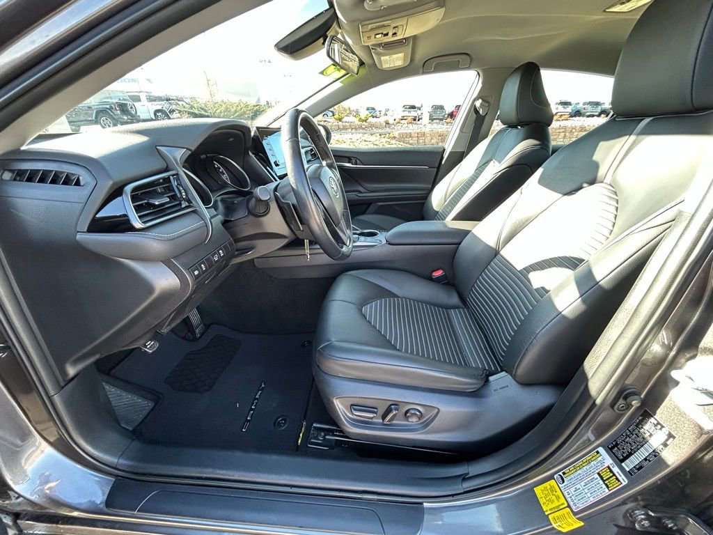 Used 2023 Toyota Camry SE image 11