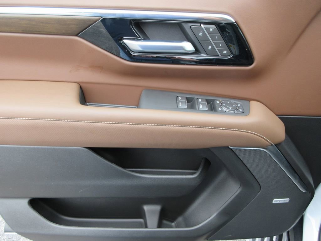 New 2026 Chevrolet Suburban High Country image 27