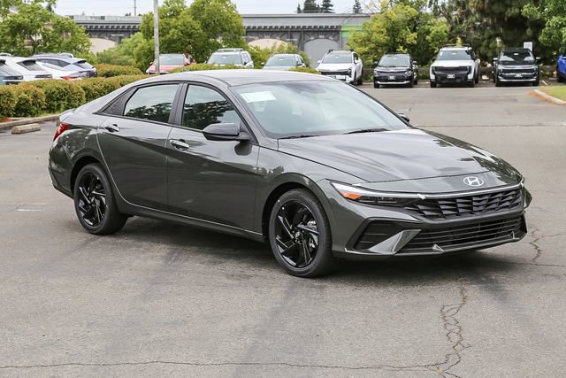 New 2026 Hyundai Elantra Sport FWD image 6