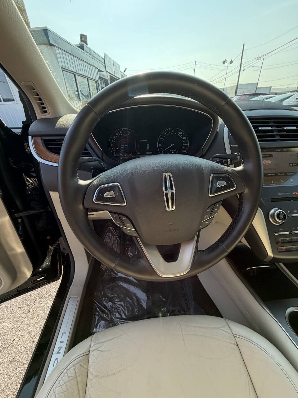 Used 2018 Lincoln MKC Select w/ Select Plus Package AWD/4WD image 28