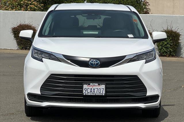Certified 2022 Toyota Sienna LE AWD/4WD image 10