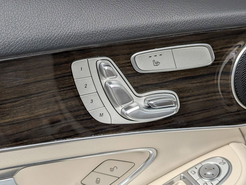 Used 2019 Mercedes-Benz GLC 300 4MATIC image 19