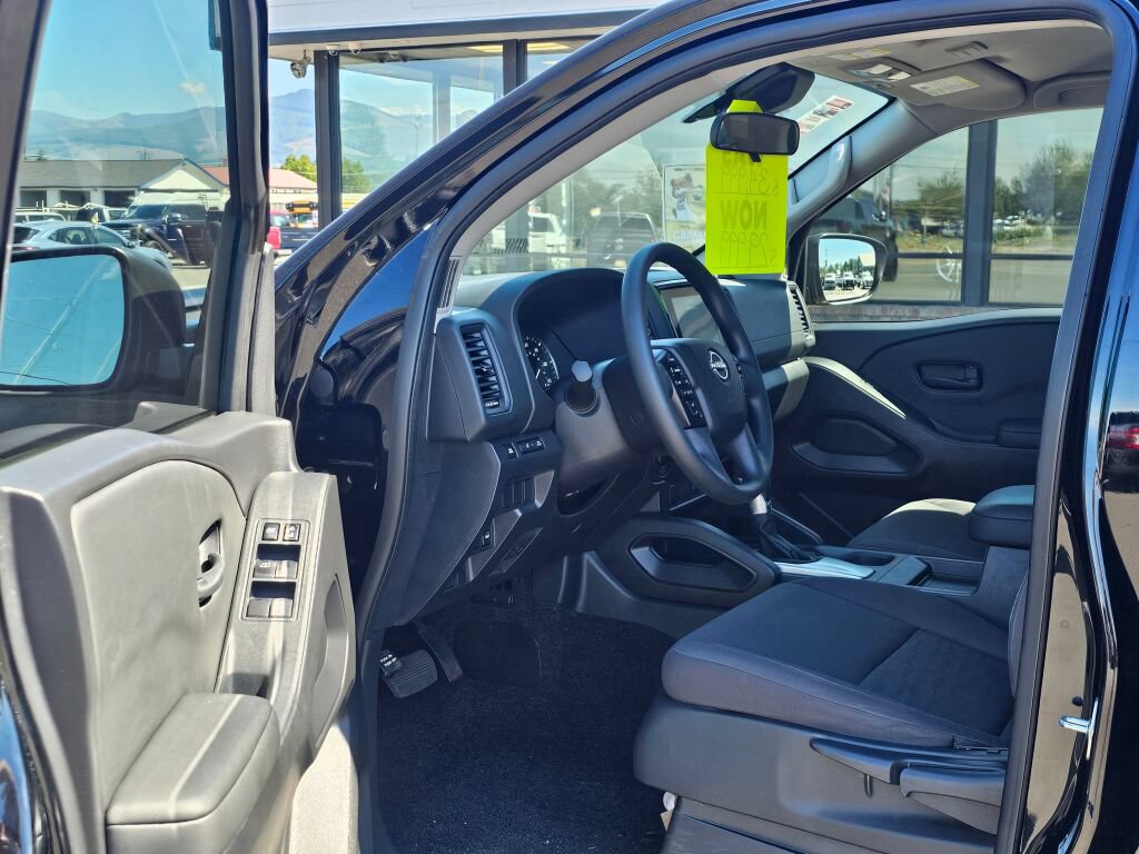 Used 2022 Nissan Frontier S AWD/4WD image 11