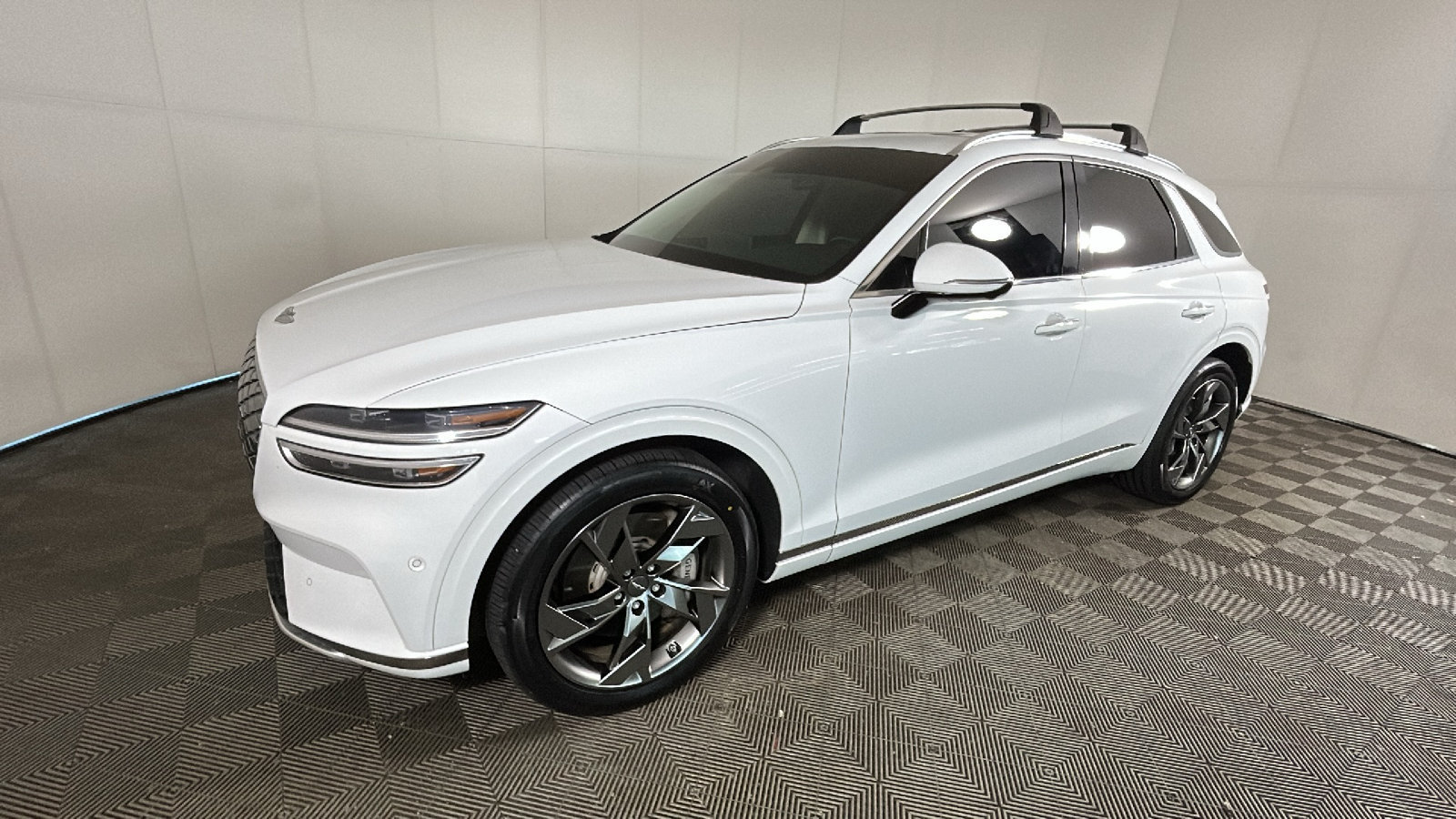 Used 2024 Genesis Electrified GV70 AWD/4WD image 8