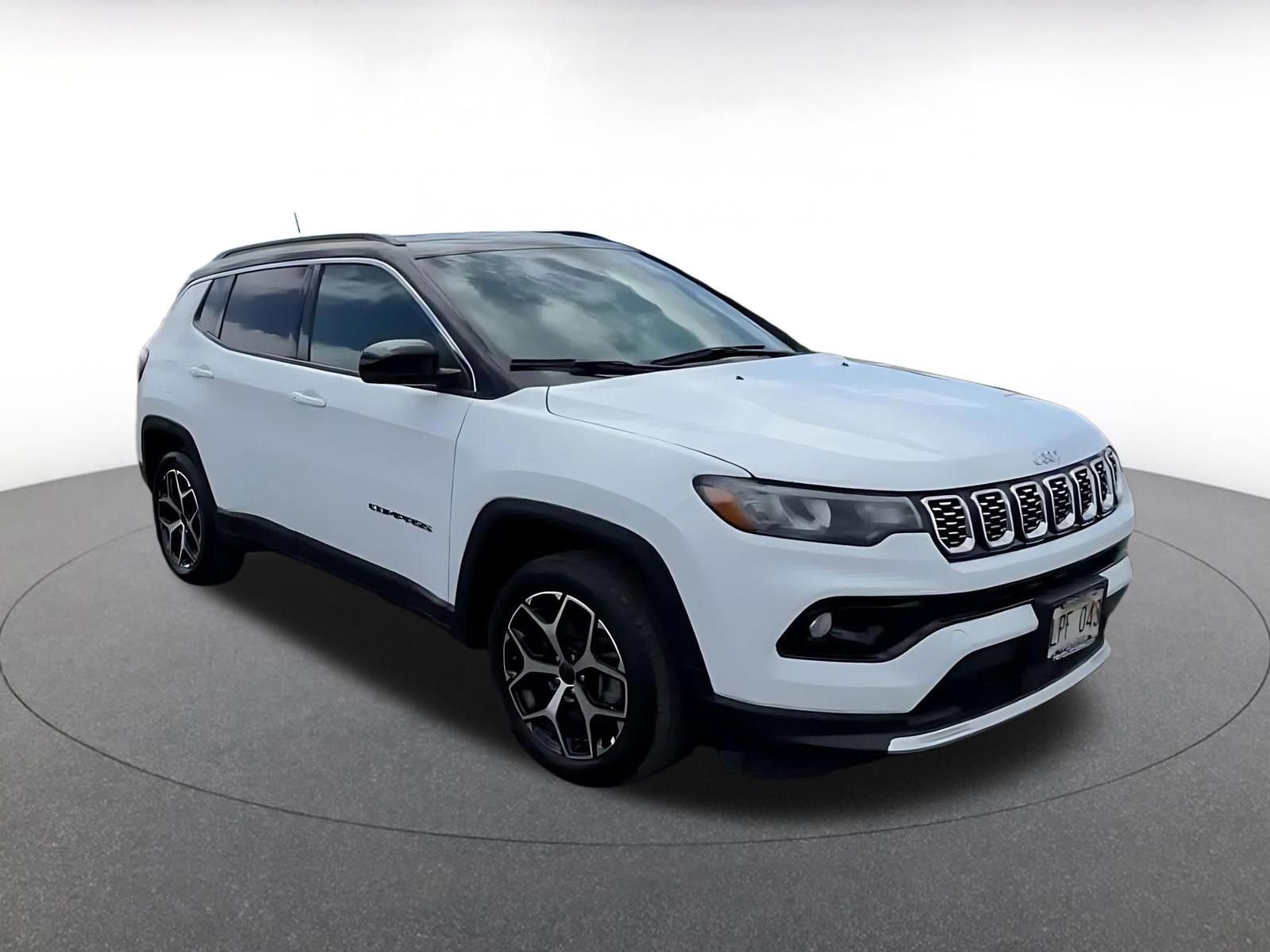 Used 2025 Jeep Compass Limited image 3