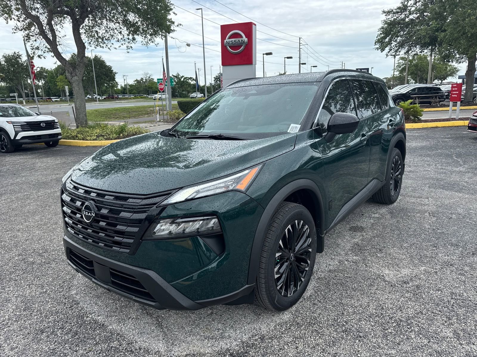 New 2026 Nissan Rogue Dark Armor FWD image 3