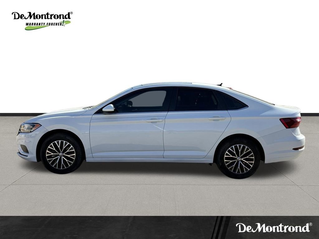 Used 2021 Volkswagen Jetta SE w/ SE Cold Weather Package image 8
