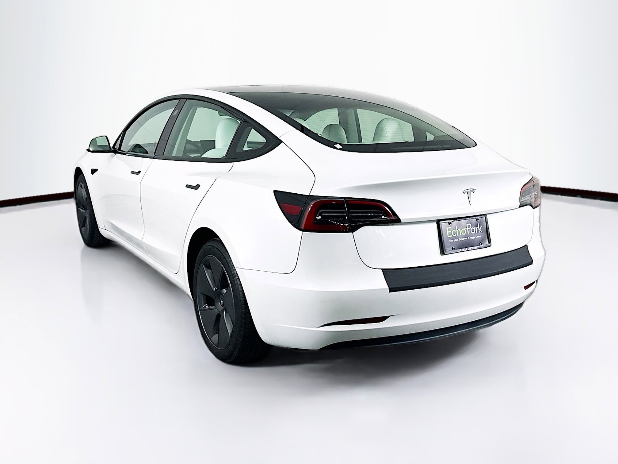 Used 2023 Tesla Model 3 Standard Range image 5