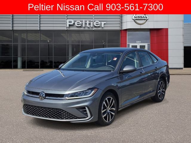 Used 2025 Volkswagen Jetta SE image 3