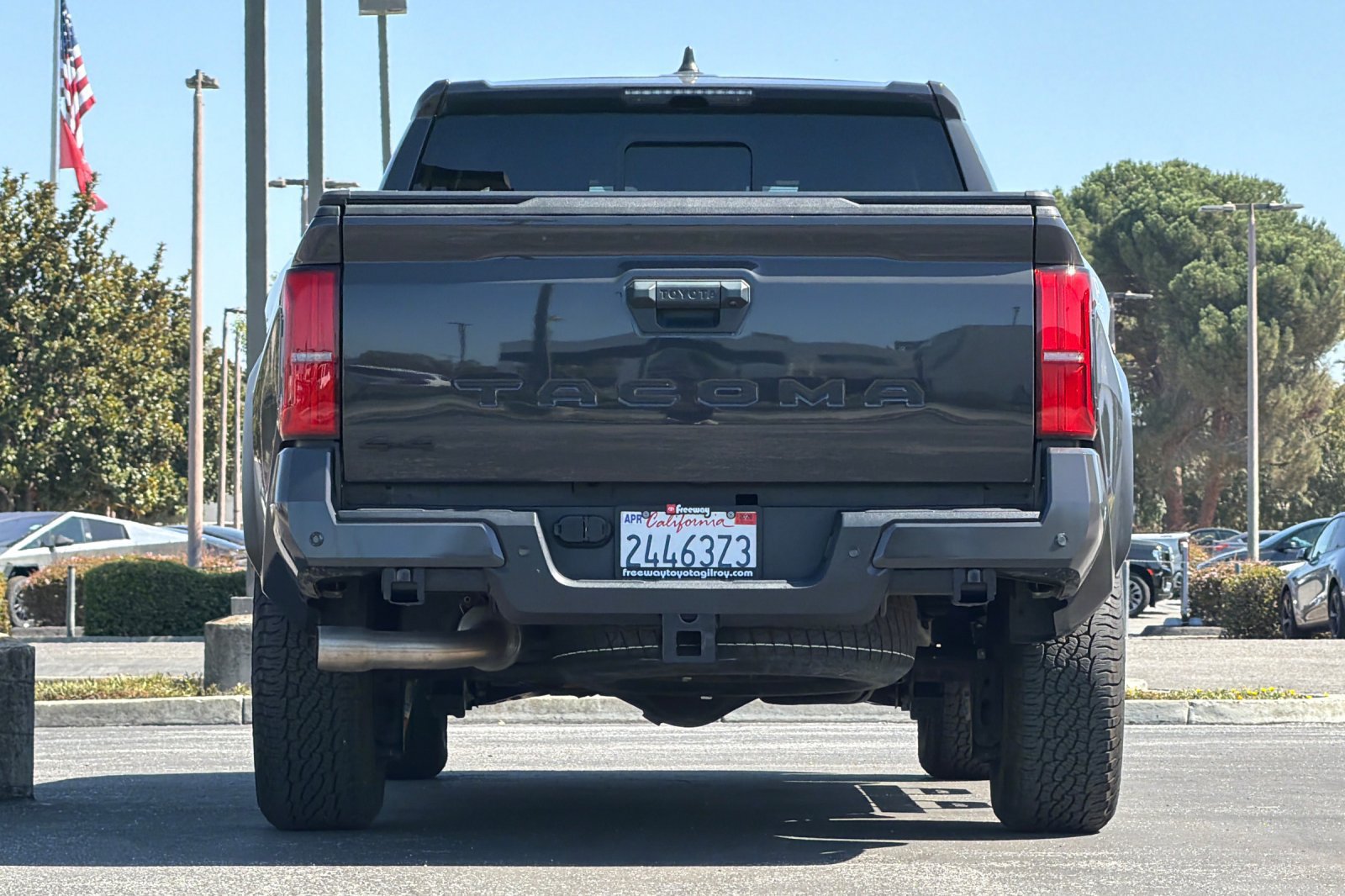 Used 2024 Toyota Tacoma TRD Off-Road w/ TRD Off Road Upgrade Package AWD/4WD image 5