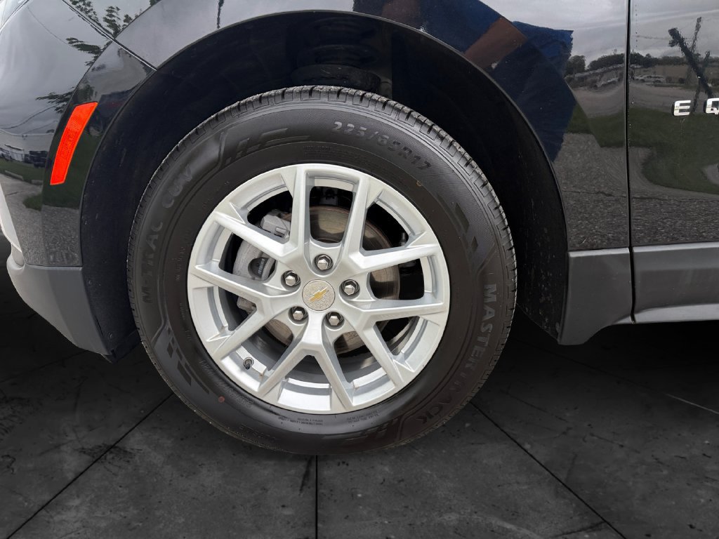 Used 2024 Chevrolet Equinox LT AWD/4WD image 14