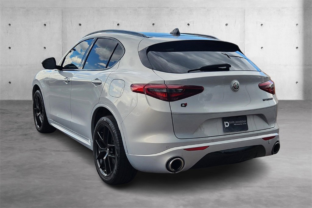 Used 2021 Alfa Romeo Stelvio Ti w/ Nero Edizione image 5