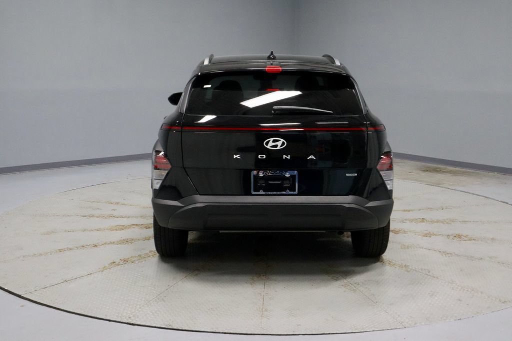 Certified 2025 Hyundai Kona SEL AWD/4WD image 13