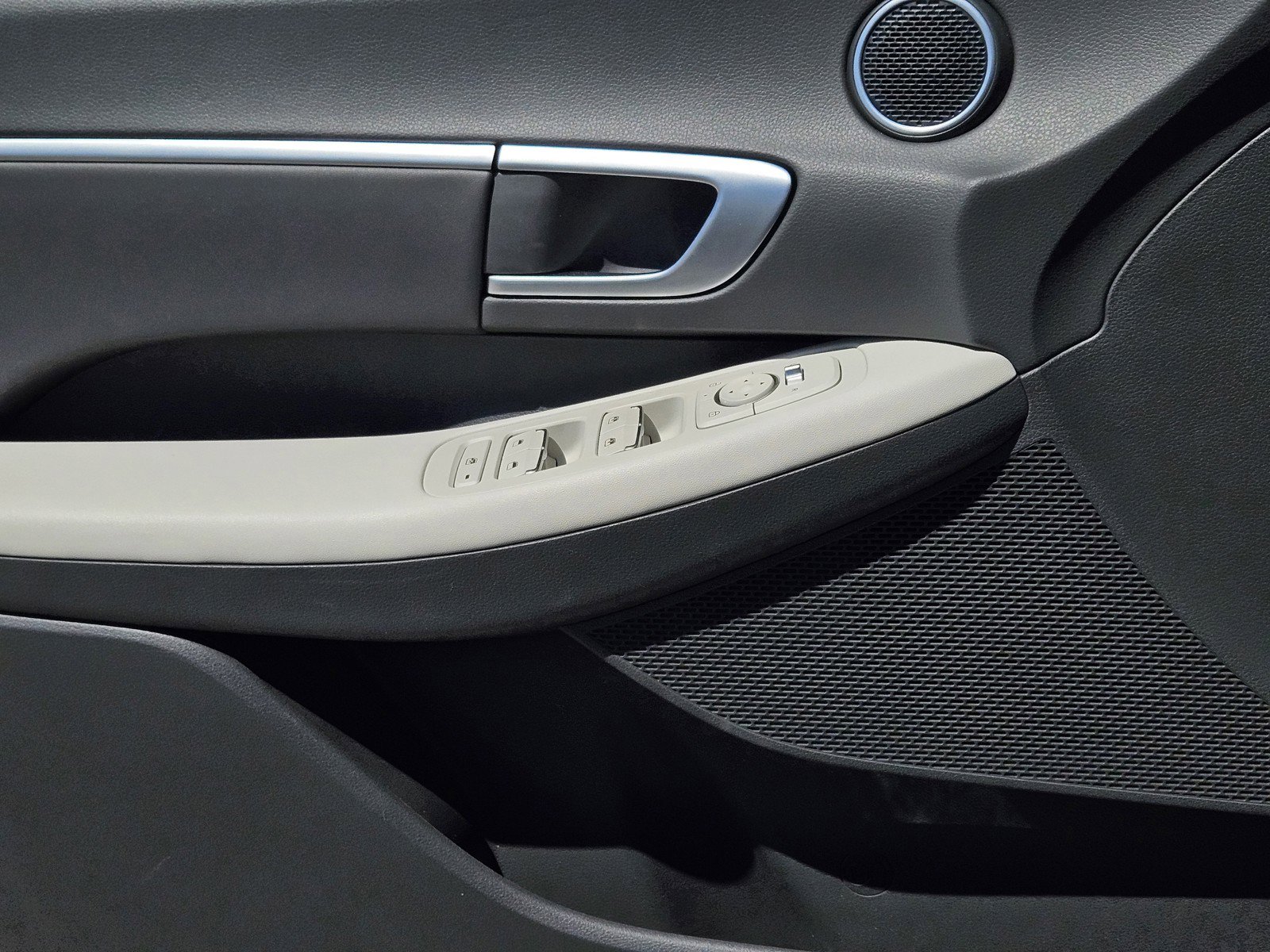 Certified 2025 Hyundai Sonata SEL FWD image 17