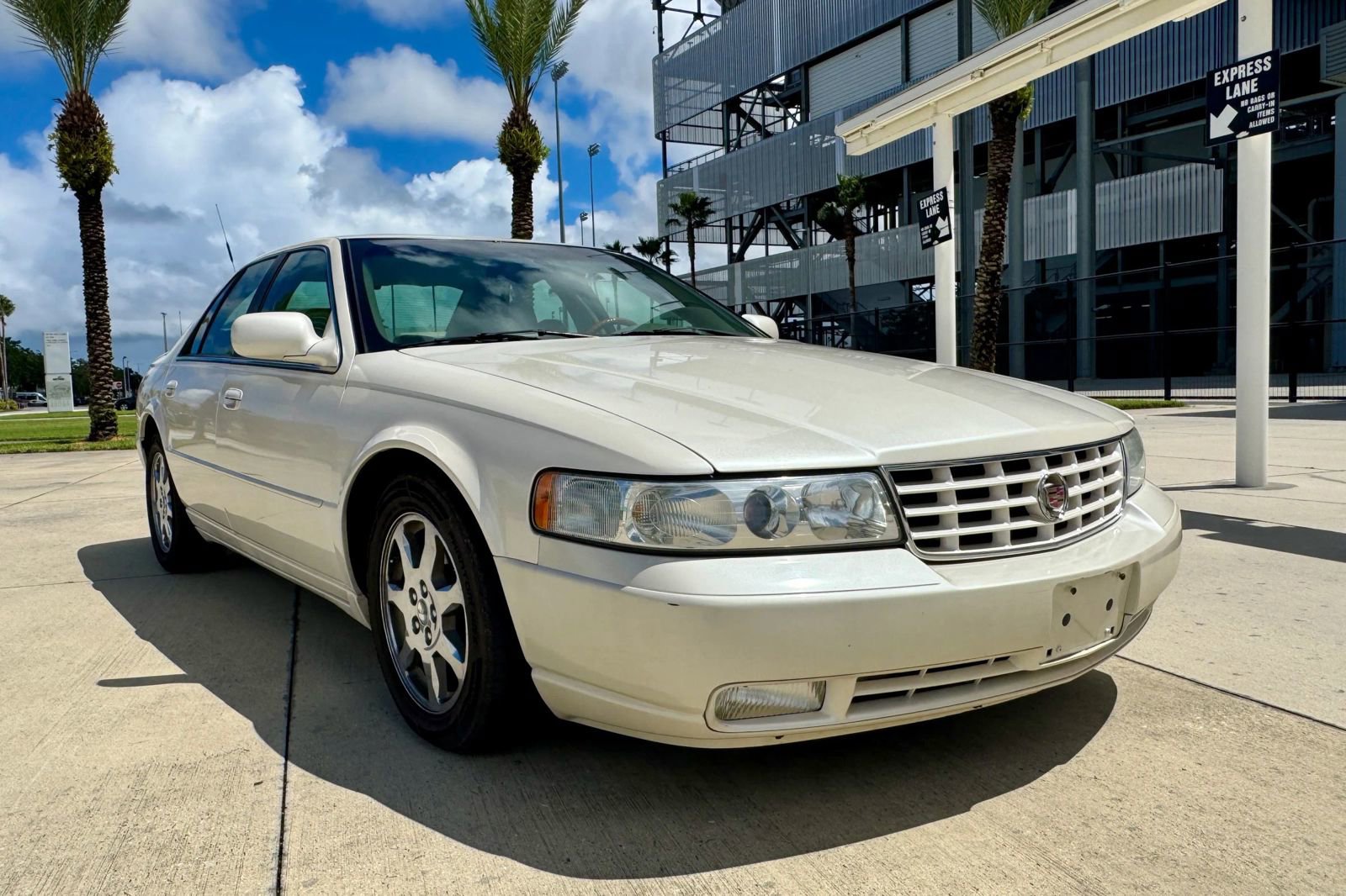 Used 2003 Cadillac Seville STS w/ Preferred Equipment Group FWD image 7