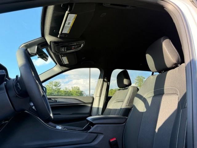 New 2026 Jeep Grand Cherokee L Laredo AWD/4WD image 22