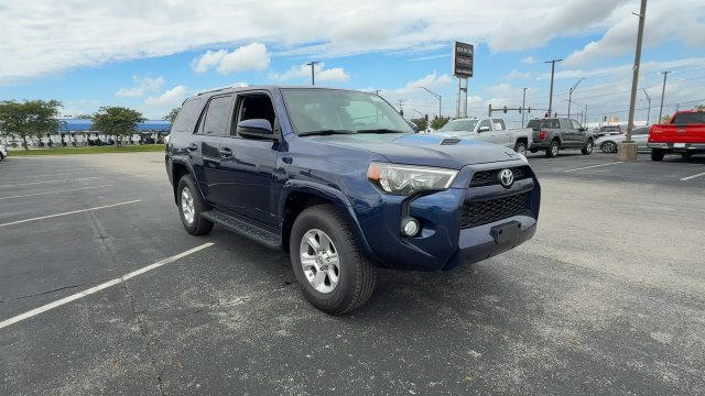 Used 2016 Toyota 4Runner SR5 AWD/4WD image 2