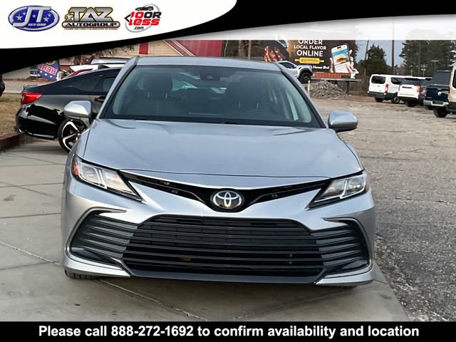 Used 2022 Toyota Camry LE image 2