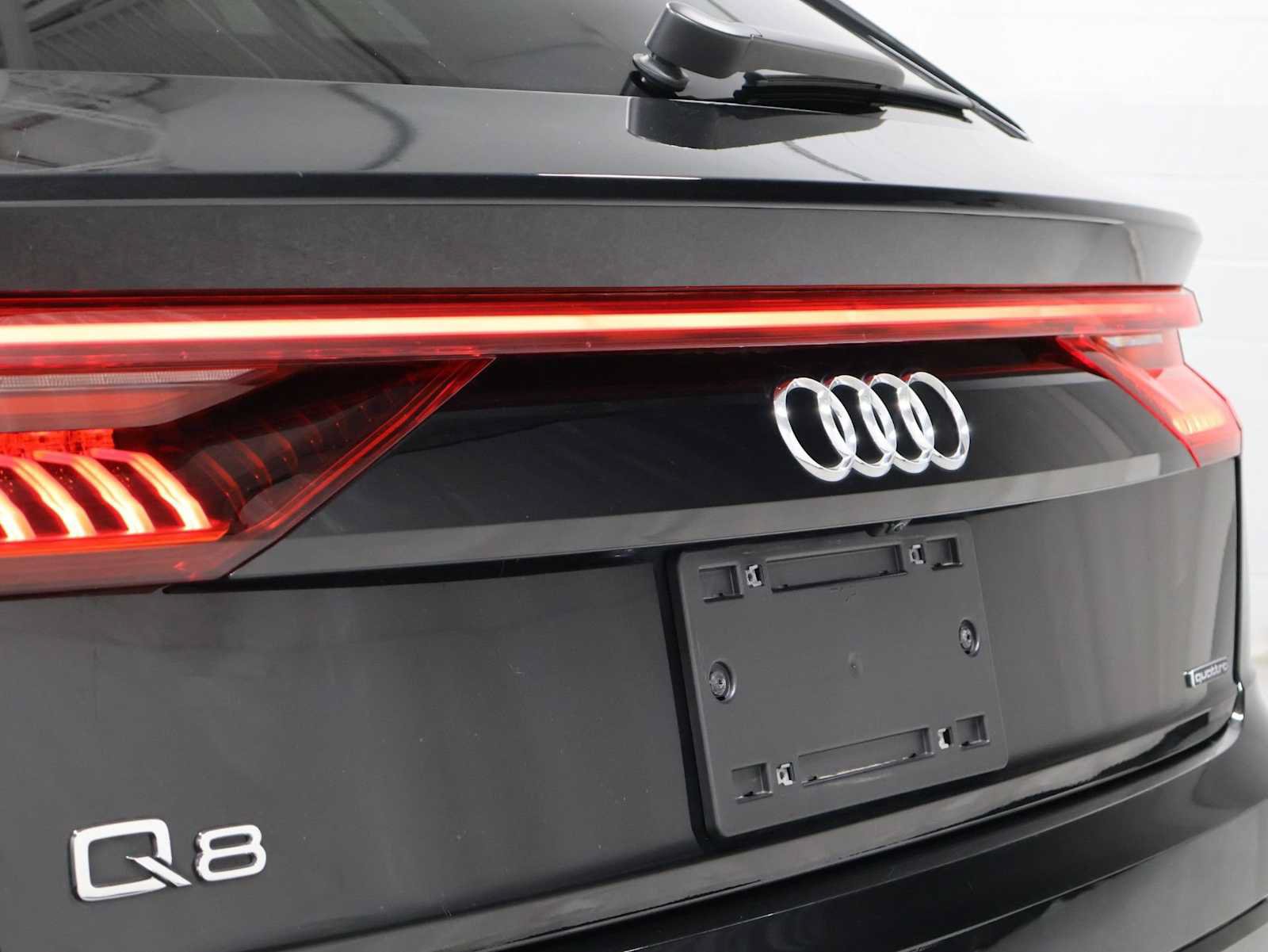 Used 2023 Audi Q8 Prestige w/ Prestige Package AWD/4WD image 8