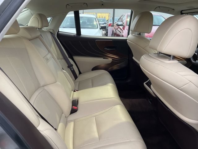 Used 2018 Lexus LS 500 AWD w/ Accessory Package (Z1) image 16