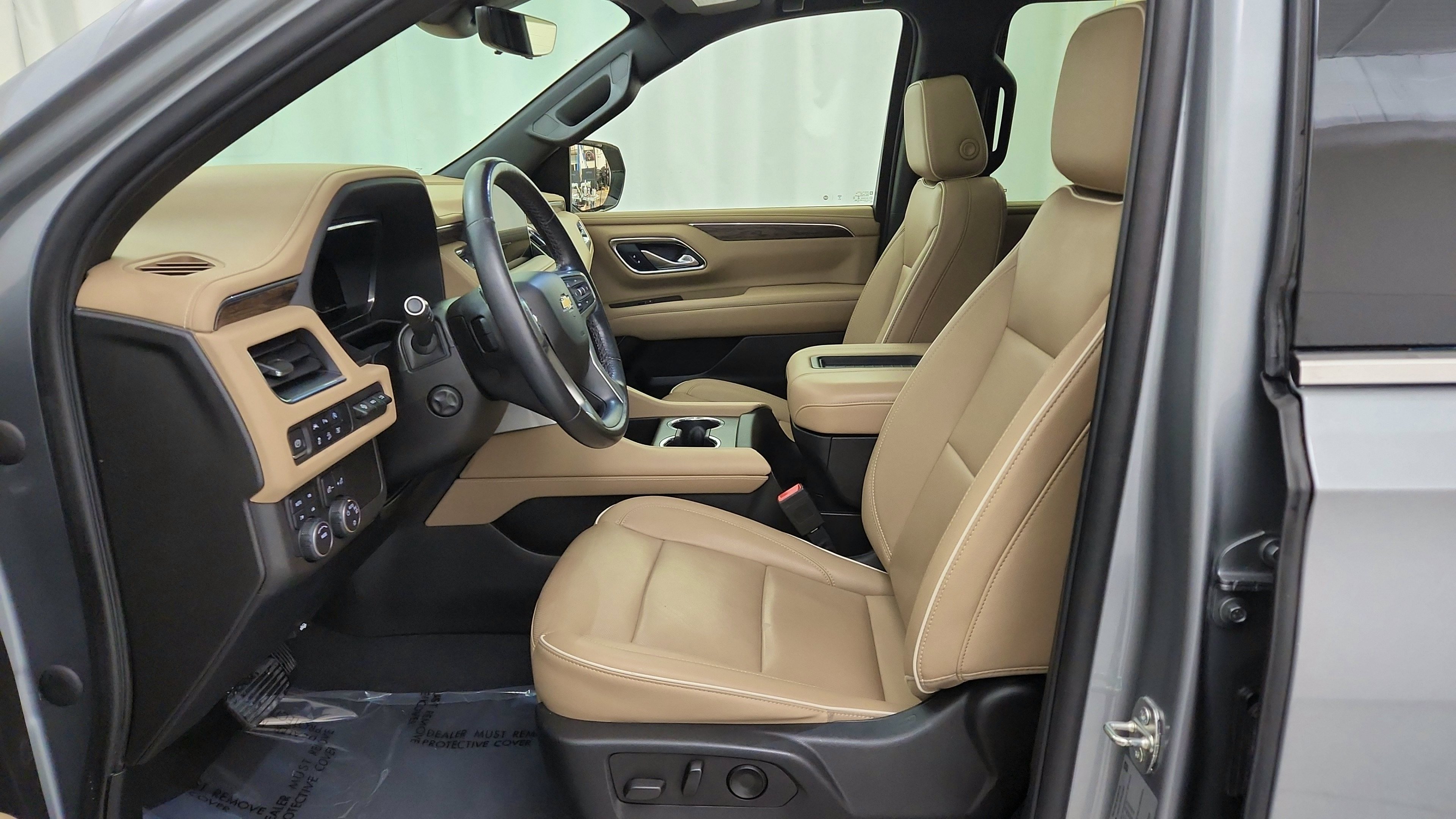 Used 2023 Chevrolet Suburban Premier AWD/4WD image 19