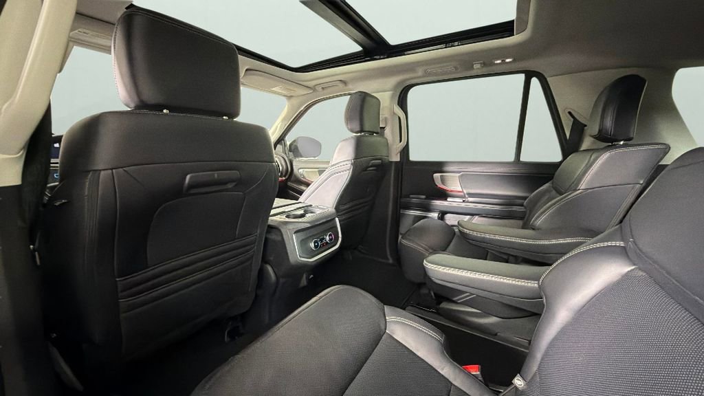 Used 2025 Ford Expedition Max Platinum AWD/4WD image 31