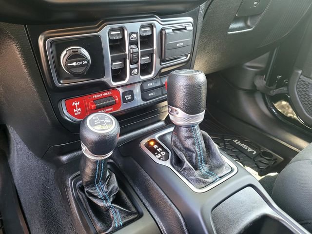 Used 2022 Jeep Wrangler Unlimited Rubicon 4xe w/ Cold Weather Group AWD/4WD image 18