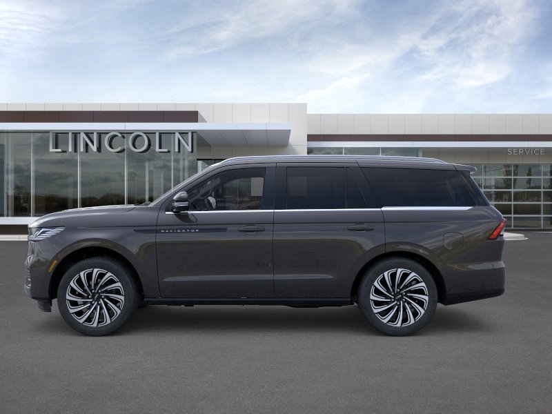 New 2026 Lincoln Navigator Black Label AWD/4WD image 3