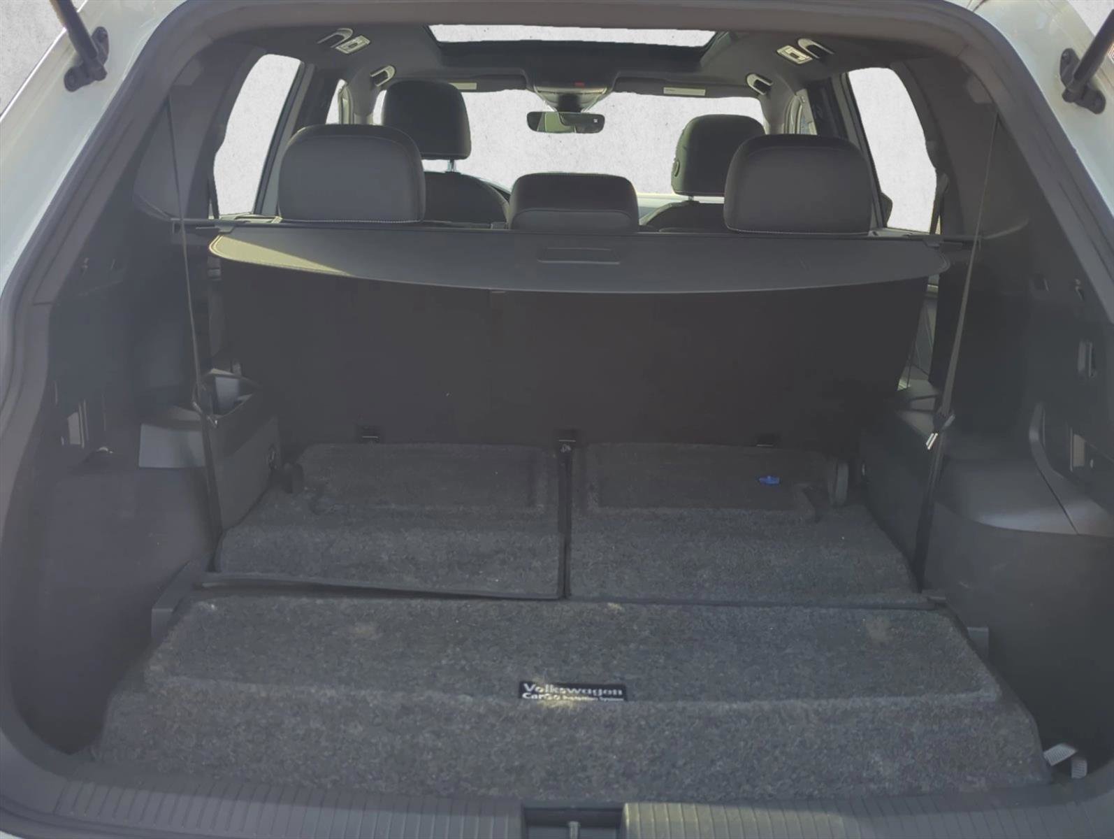Used 2022 Volkswagen Tiguan SE R-Line FWD image 23