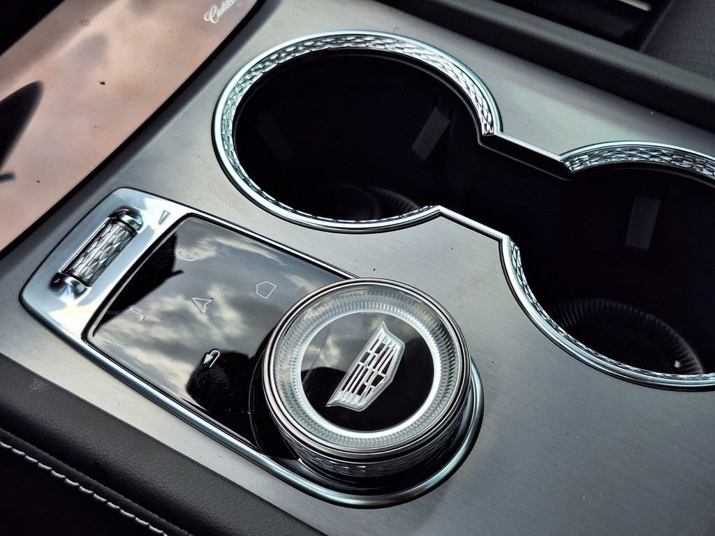 New 2026 Cadillac Vistiq Luxury image 16