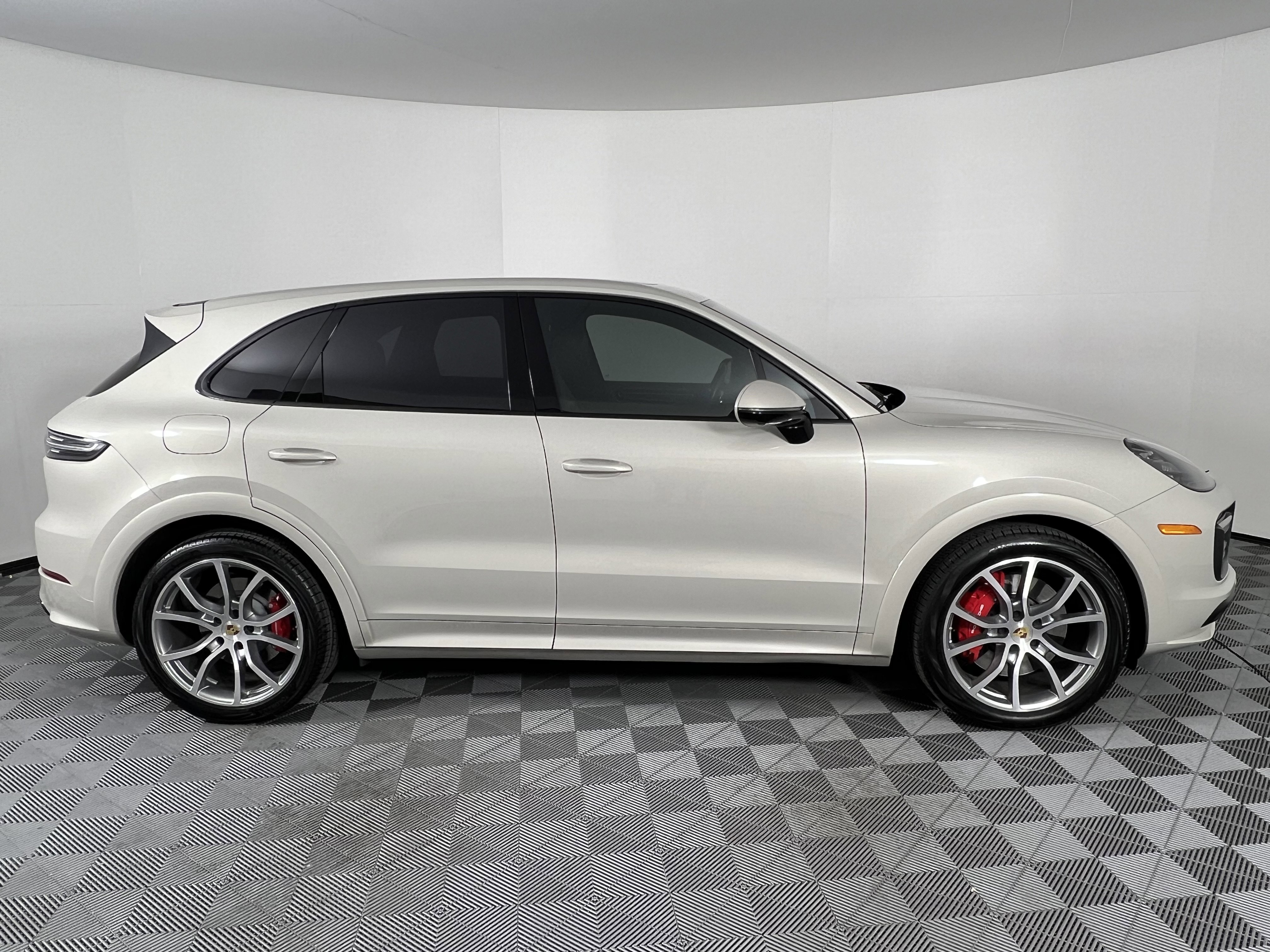Used 2021 Porsche Cayenne GTS image 14