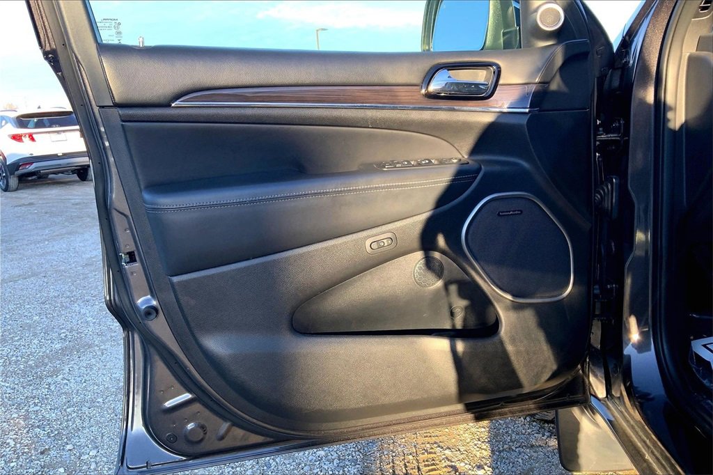 Used 2019 Jeep Grand Cherokee Overland image 19