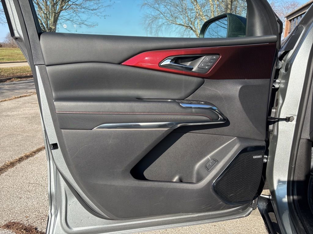 Used 2024 Chevrolet Traverse RS image 17