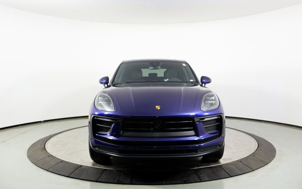 Used 2025 Porsche Macan image 26