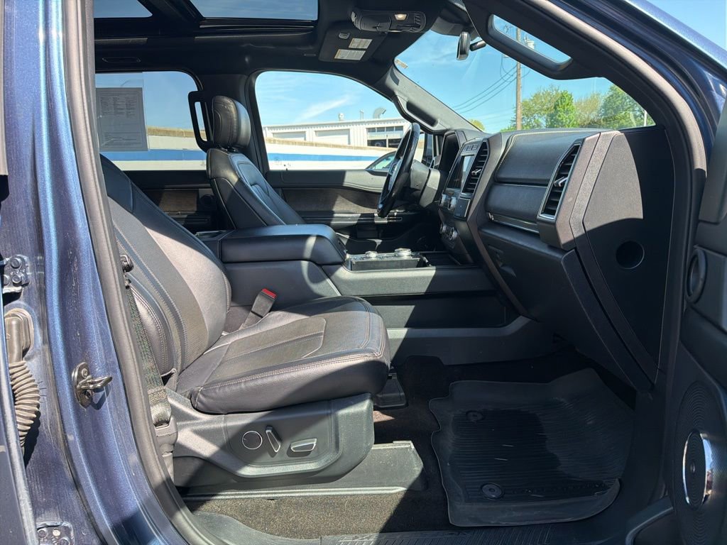 Used 2020 Ford Expedition Limited w/ Equipment Group 301A AWD/4WD image 26