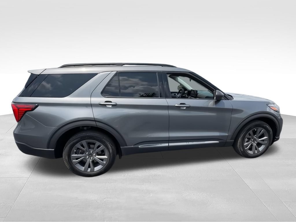 Used 2025 Ford Explorer Active w/ Active Comfort Package AWD/4WD image 10