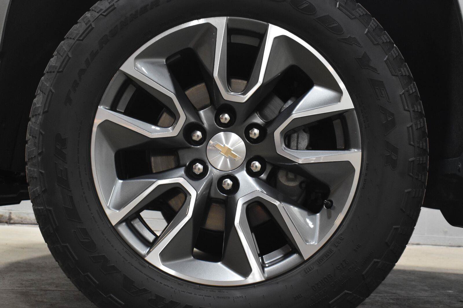 Used 2023 Chevrolet Silverado 1500 LT AWD/4WD image 29
