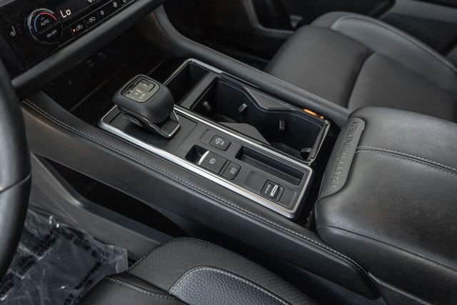 Used 2023 Nissan Pathfinder SL image 11