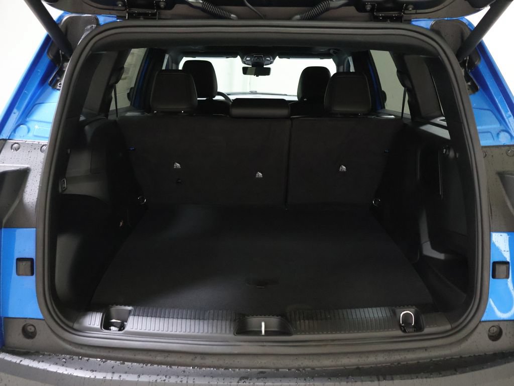 New 2026 Jeep Cherokee Overland w/ Trailer Tow Group AWD/4WD image 13