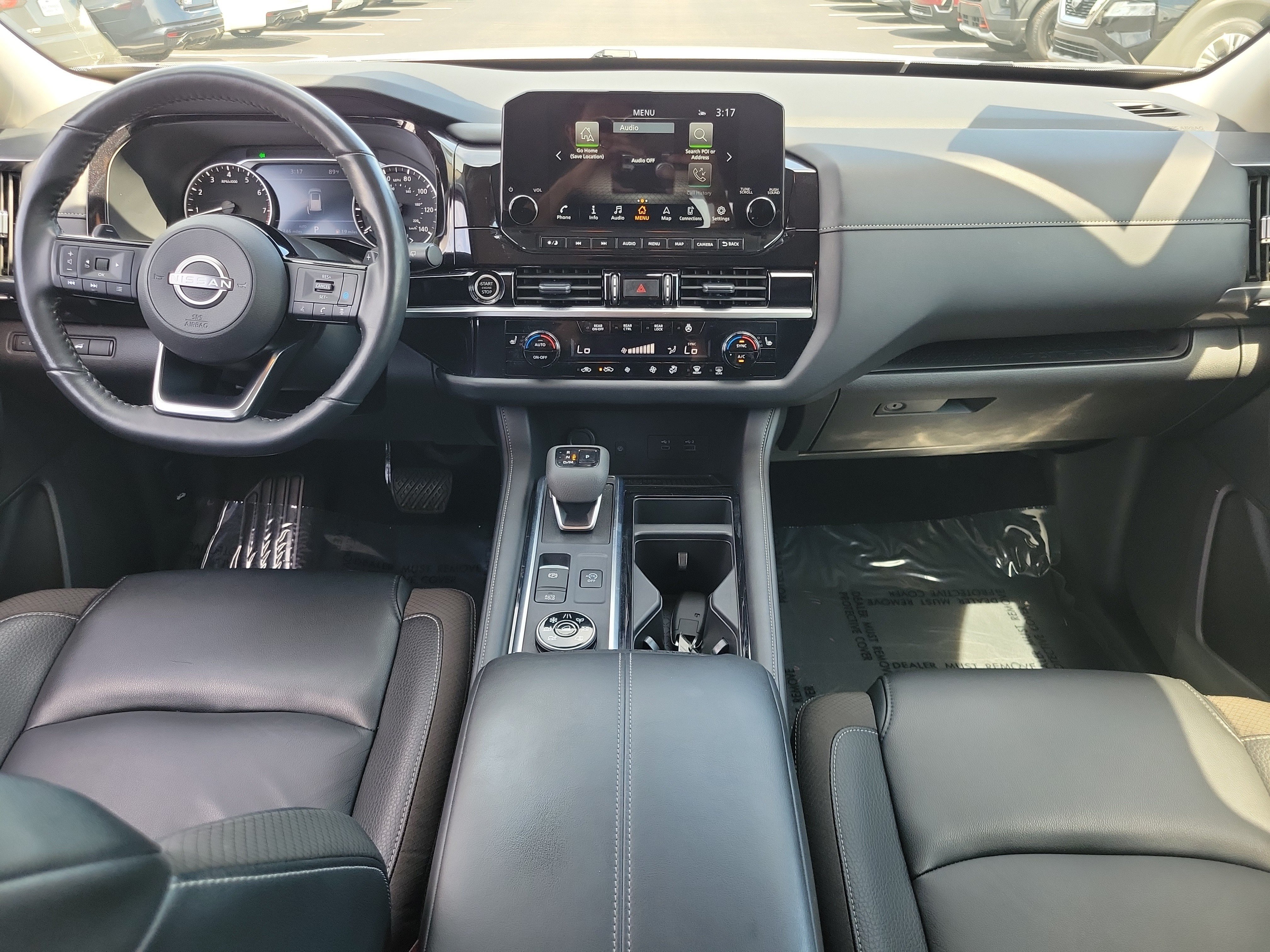 Certified 2024 Nissan Pathfinder SL w/ Black Appearance Package AWD/4WD image 9