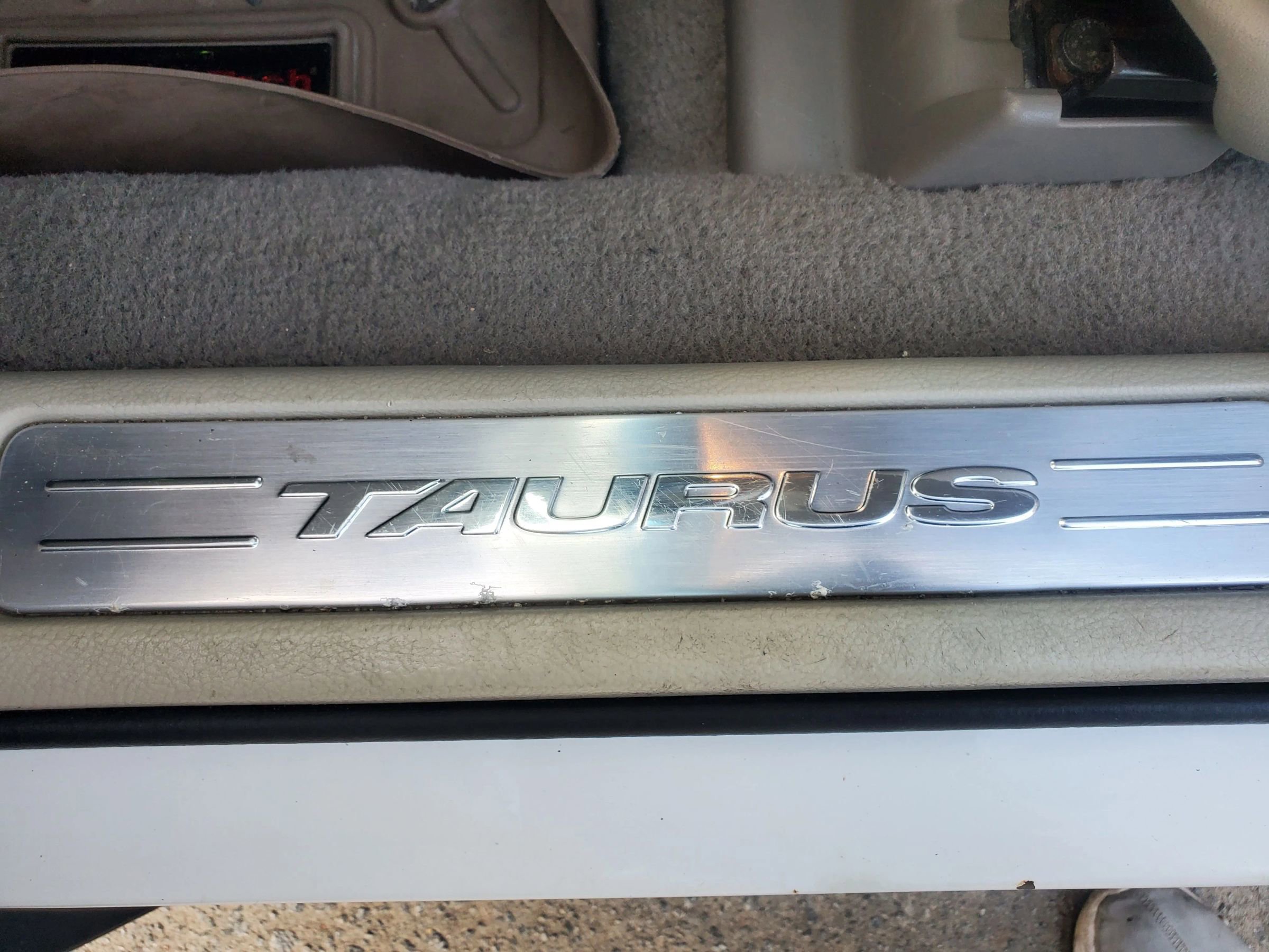 Used 2011 Ford Taurus Limited w/ 303A Rapid Spec Order Code image 43