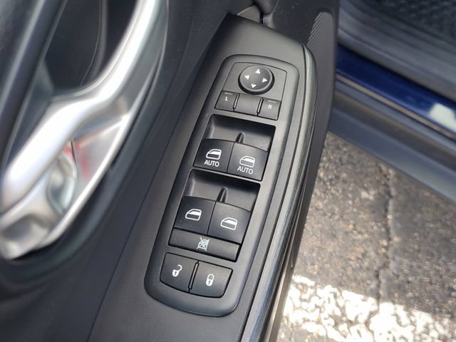 Used 2015 Jeep Cherokee Trailhawk w/ Comfort/Convenience Group AWD/4WD image 19