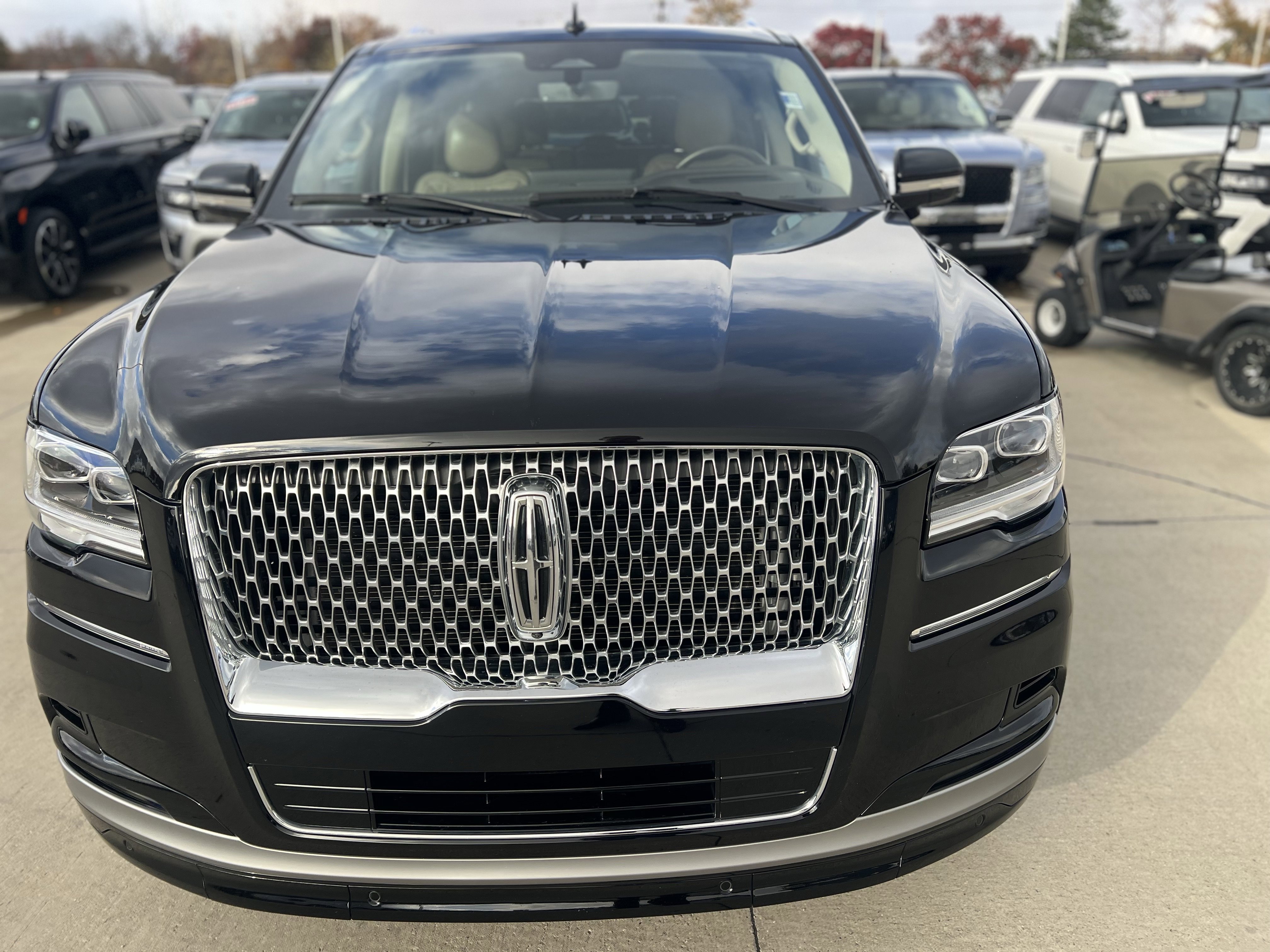 Used 2023 Lincoln Navigator Reserve image 11