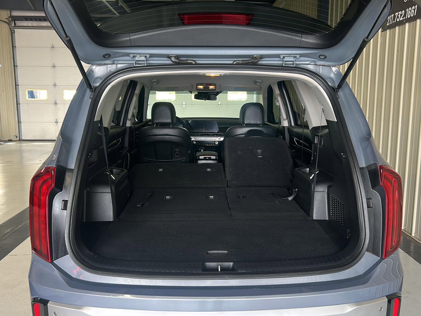 Used 2023 Kia Telluride LX FWD image 6